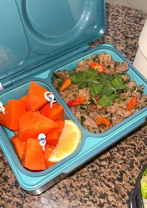 Foto resep Bekal Suami - Sliced Beef Coriander / Cilantro Beef - daging sapi daun ketumbar