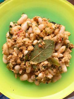 Una foto de Judía blanca con soja y toque sweet Chili vegana fácil