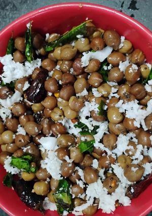 A picture of Black Chana Sundal.