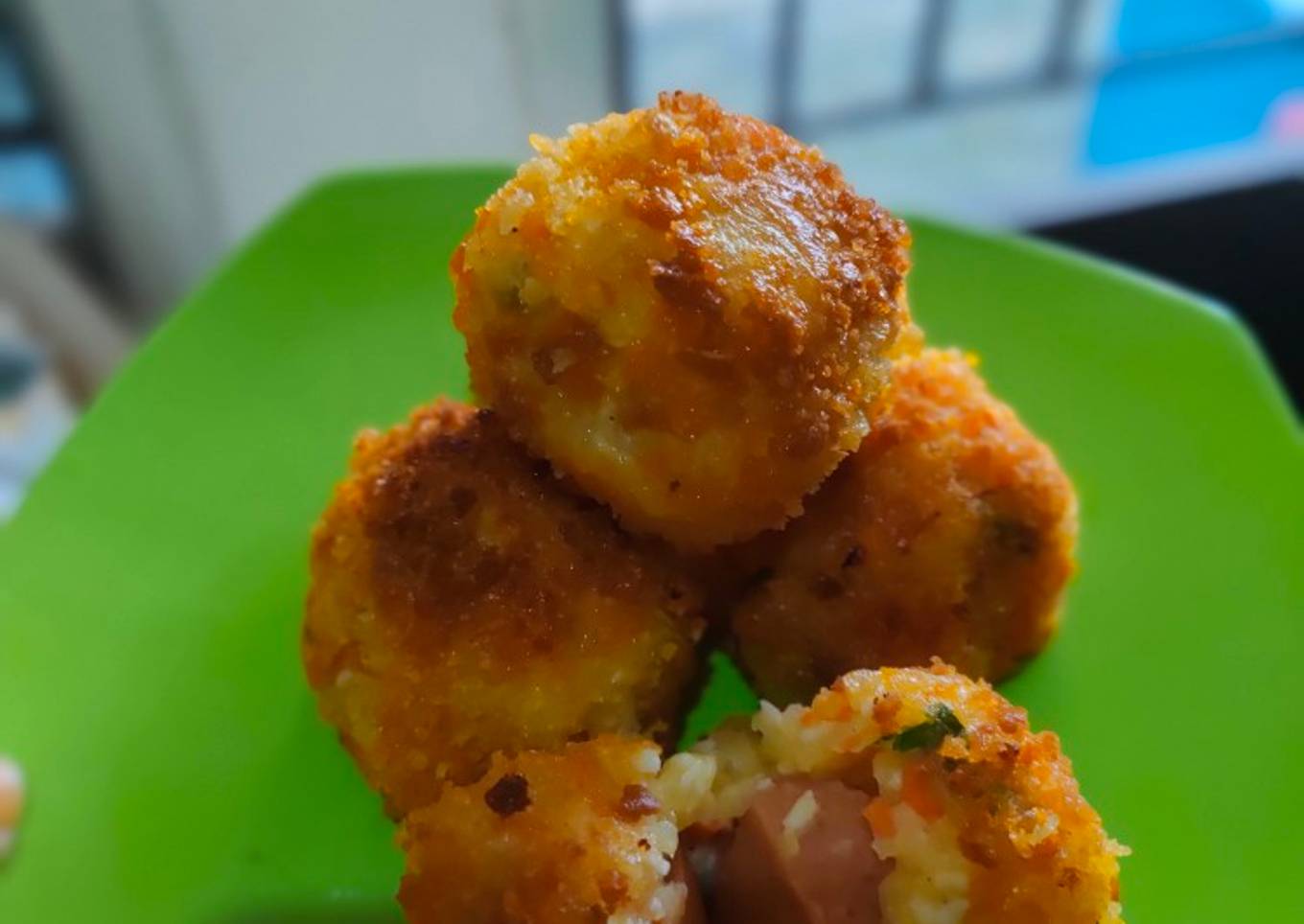 Bola2 kentang sosis keju