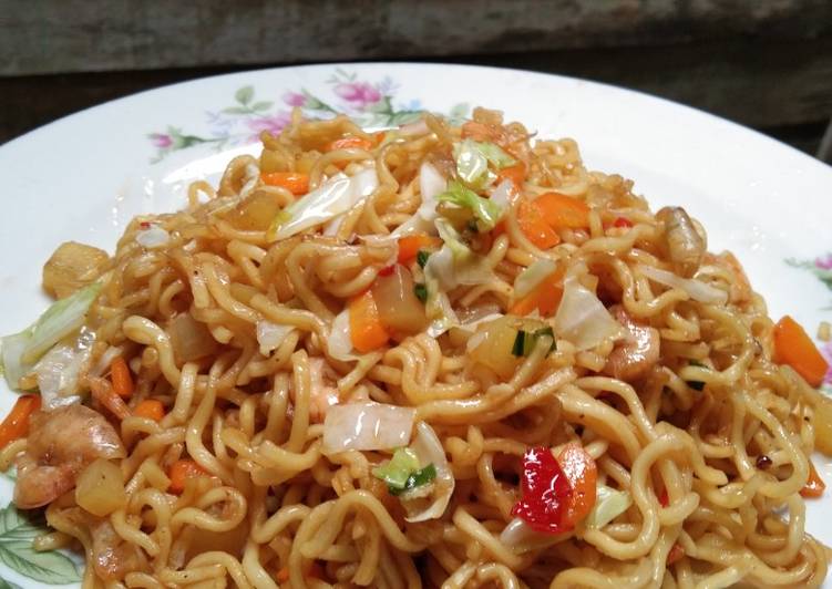 Langkah Mudah untuk Menyiapkan Mie Goreng Udang Sayur, Lezat Sekali