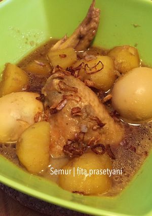 Foto resep Semur ayam, telur, kentang manis & gurih