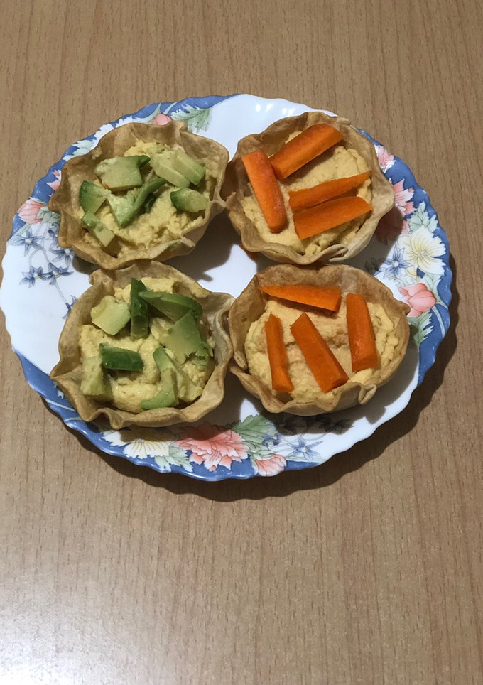 Una foto de Cestitas de hummus