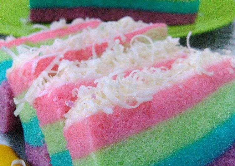 Resep Rainbow cake kukus yang Bisa Manjain Lidah