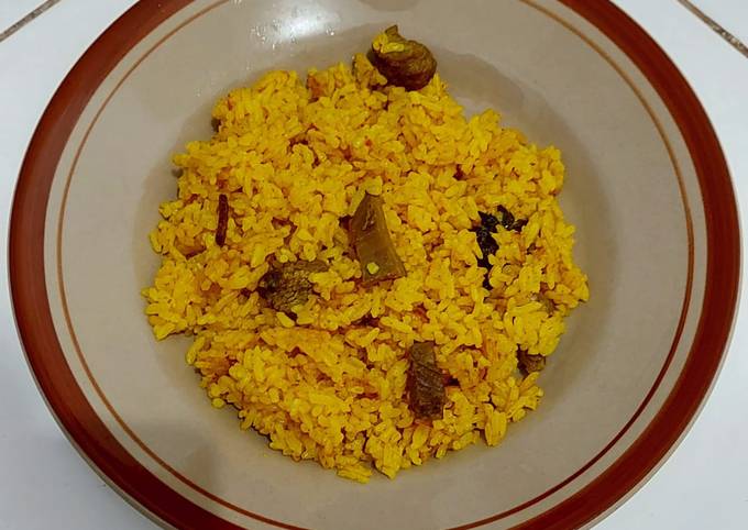 Bagaimana Membuat Nasi Kebuli kambing rice cooker yang Bikin Ngiler