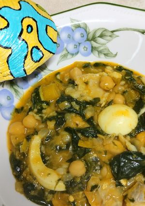 Una foto de Potaje de Garbanzos con Bacalao y Espinacas