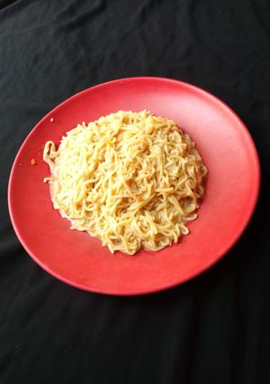 Noodles a saukake ainihin hoton girkin