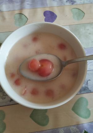 Krémes vaníliás cseresznyeleves recept fotója