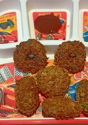 वेज मैगी डोनट्स कटलेट (veg maggi donut cutlet recipe in HindI) रेसिपी मुख्य फोटो