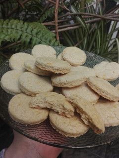 Una foto de Scones de limón y naranja sin manteca!