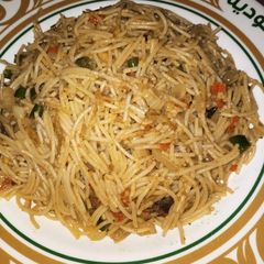 A picture of Stir fry spaghetti.