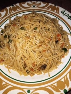 A picture of Stir fry spaghetti.