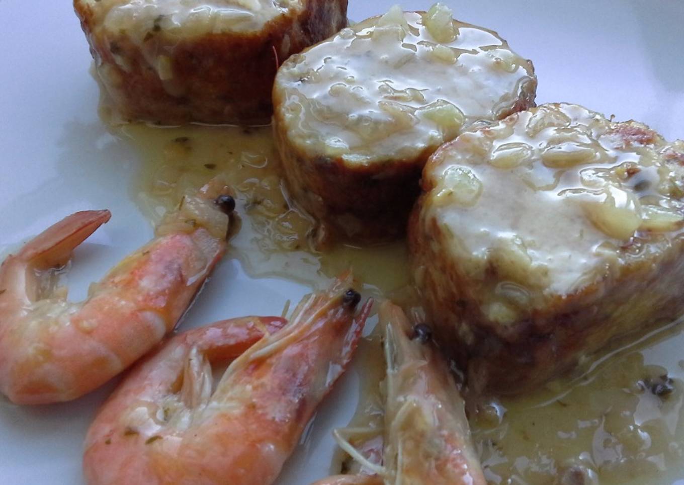 Albondigón de merluza y jamón