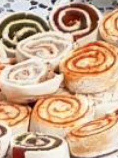 Una foto de Rollitos de pan bimbo con atún, mahonesa y palitos de surimi