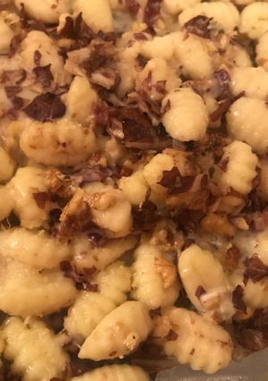 Foto di Gnocchi Gorgonzola, Radicchio e Noci