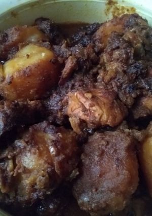 A picture of Chicken ghee roast.