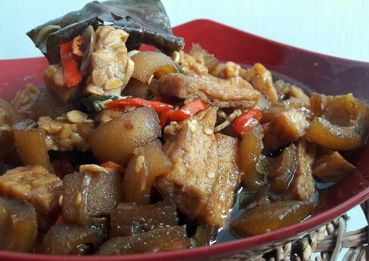 Tumis tahu tempe dan cecek
