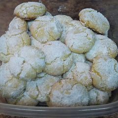A picture of Easy Lemon Crinkle Cookies.