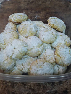 A picture of Easy Lemon Crinkle Cookies.