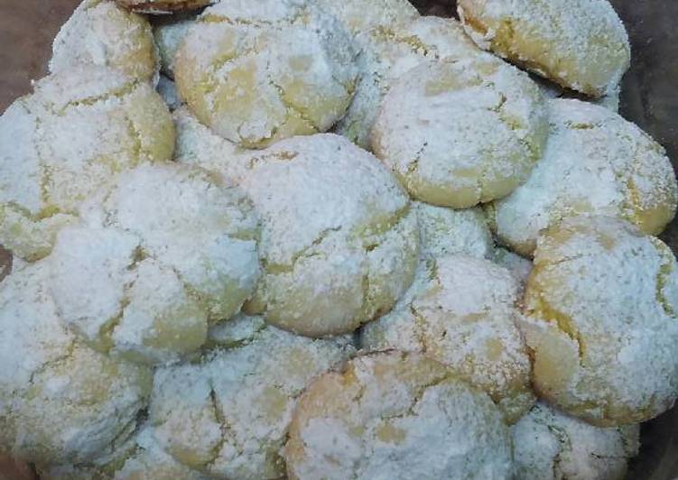 Simple Way to Prepare Ultimate Easy Lemon Crinkle Cookies