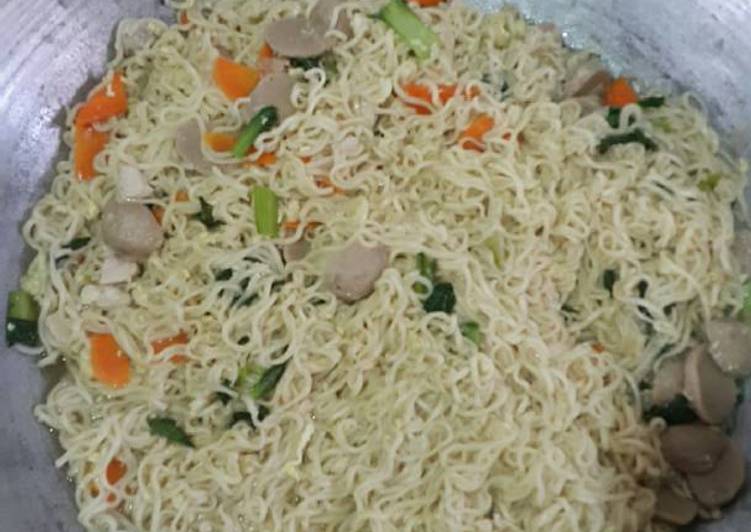 Mie siram baso ayam