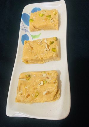 A picture of Instant Milkpowder Barfi.