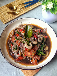 Foto resep Oseng Cumi kuah Hitam pedas Mantap