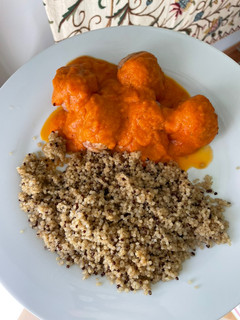 Una foto de Albóndigas con salsa de tomate