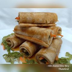 A picture of Chicken vegetables Bread rolls.