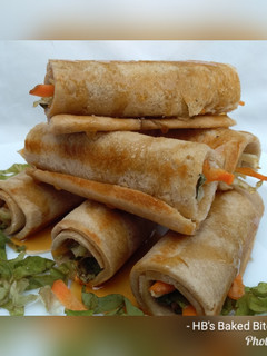 A picture of Chicken vegetables Bread rolls.