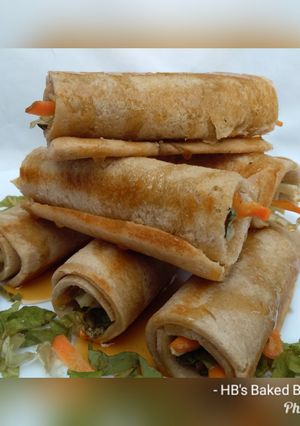 A picture of Chicken vegetables Bread rolls.