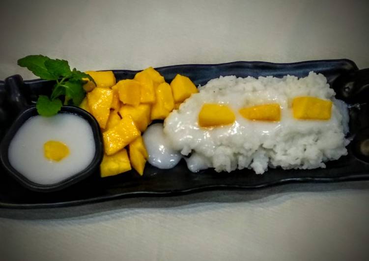 Sweet Sticky Rice with Coconut and Mango
