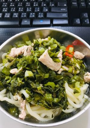Fa Fa ~💯 雪菜肉絲麵 的食譜成品照片