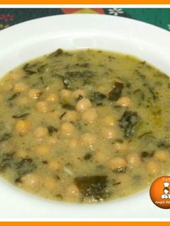Una foto de Potaje de garbanzos y espinacas