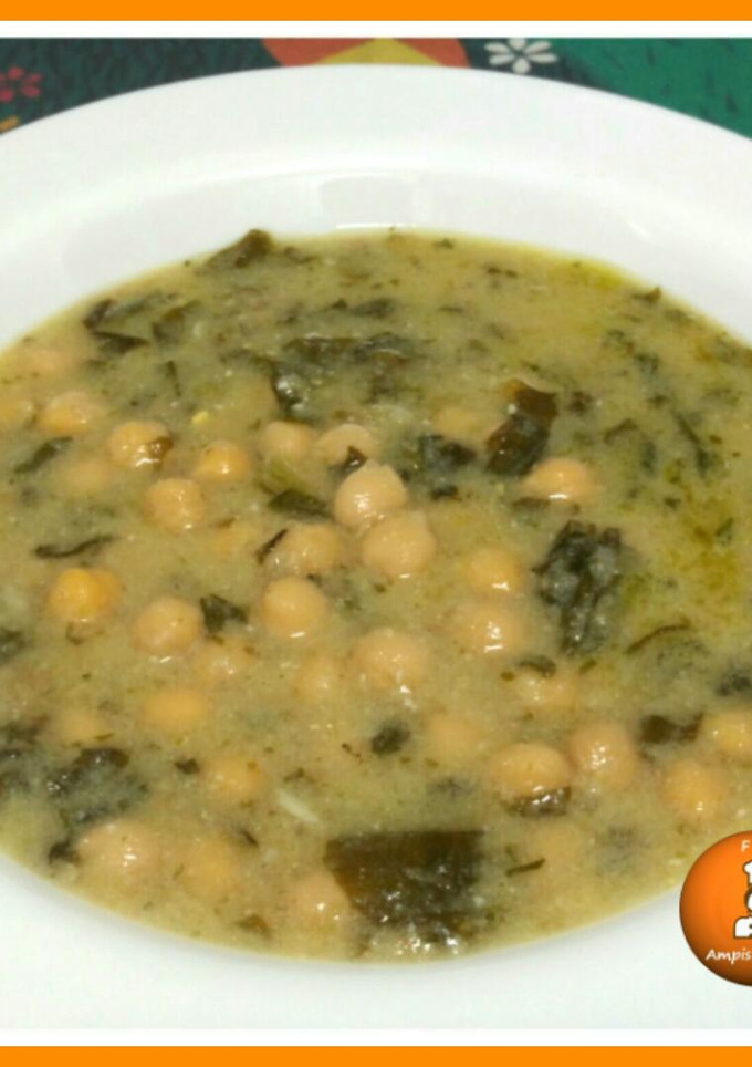 Una foto de Potaje de garbanzos y espinacas