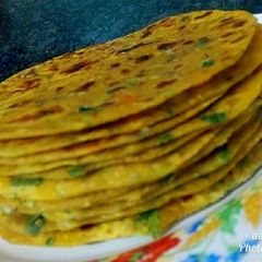 A picture of Methi ke theple (gujrat special).