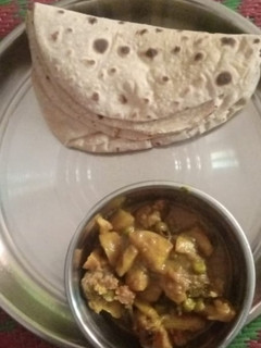 आलू गोभी की सब्जी (aloo gobi ki sabzi recipe in Hindi) रेसिपी मुख्य फोटो
