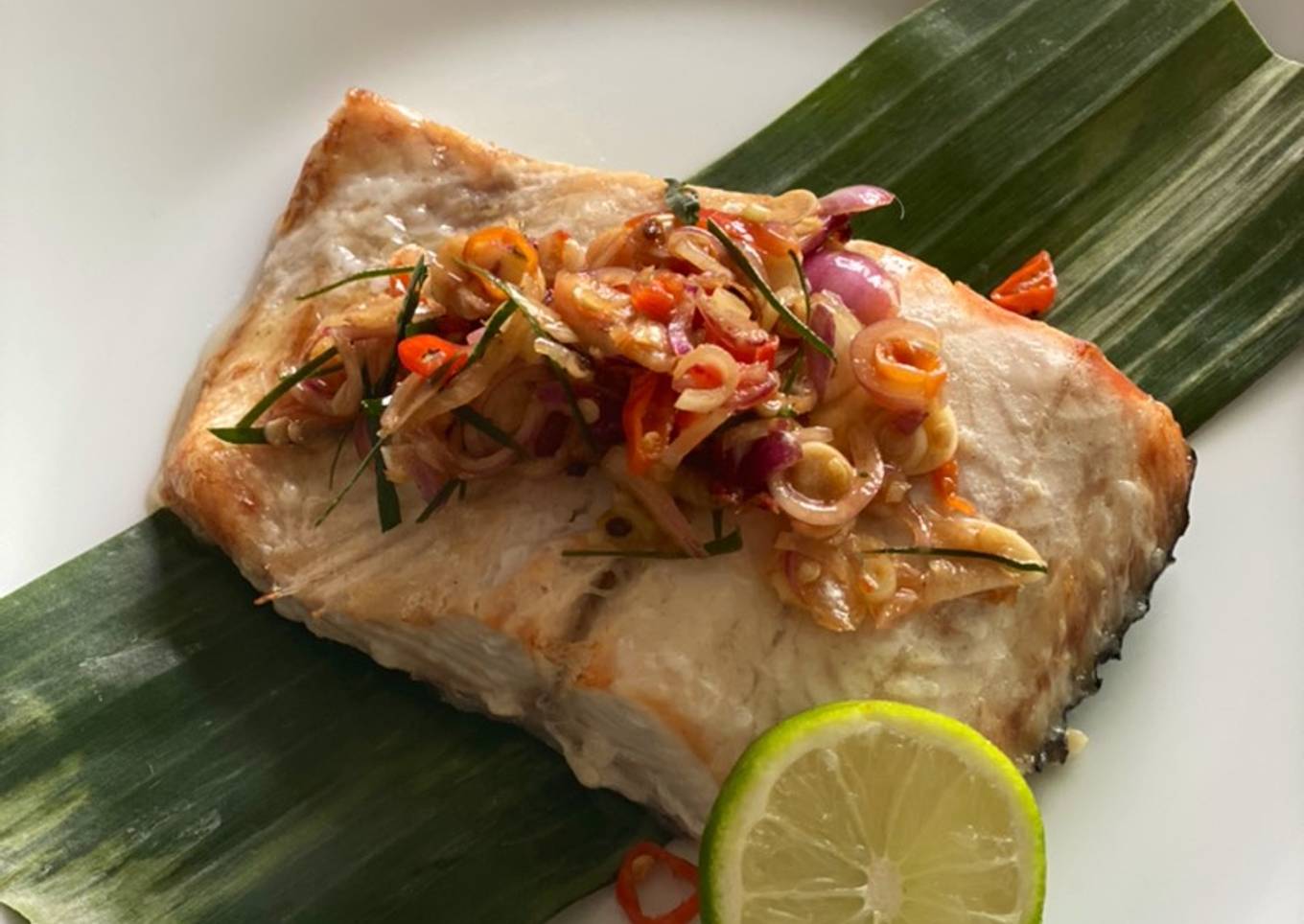 Ikan panggang sambal matah simple