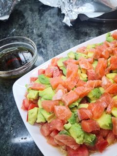 Una foto de Tartar de salmón marinado