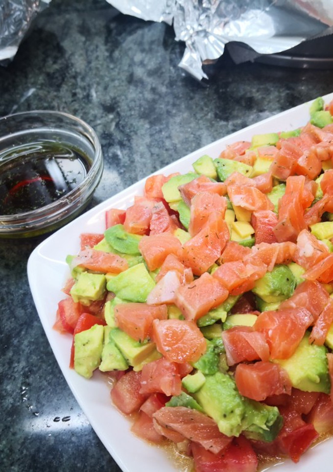 Una foto de Tartar de salmón marinado