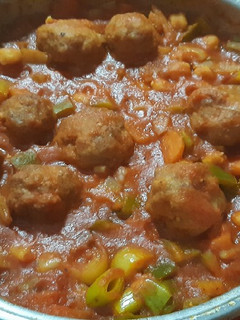 Una foto de Garbanzos con albóndigas en olla rápida, airfryer y cazuela