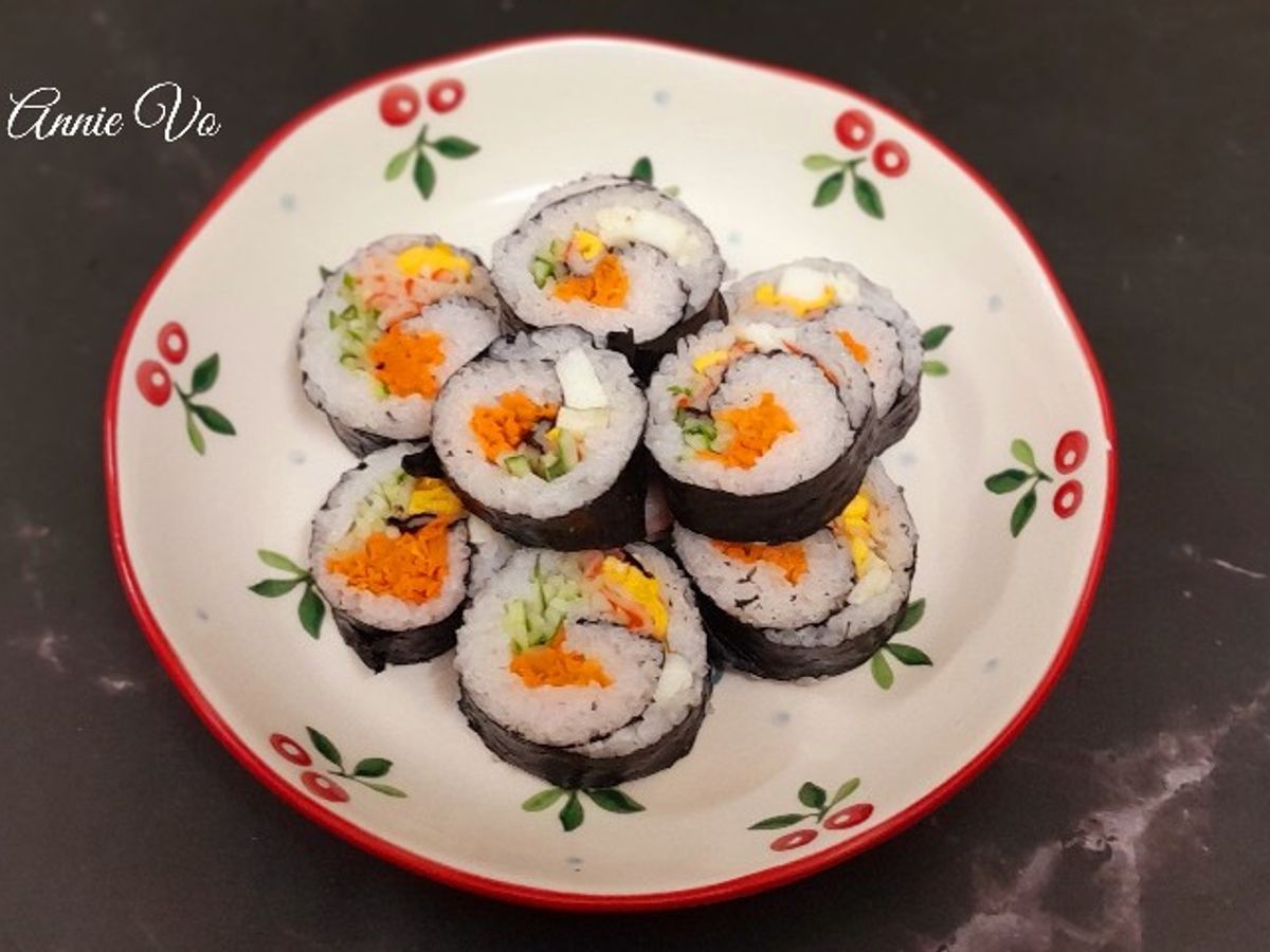 Sushi cá hồi