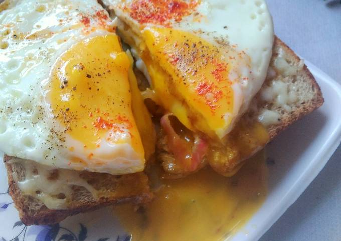 Sunny side up sandwich