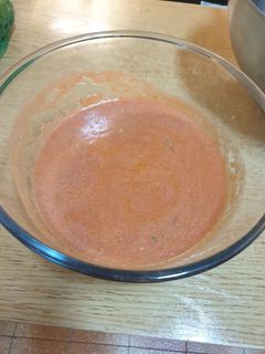 Una foto de Salmorejo estilo "antequerano"