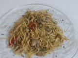 Aprovechamiento. Tallarines fritos con pollo y salsa de soja