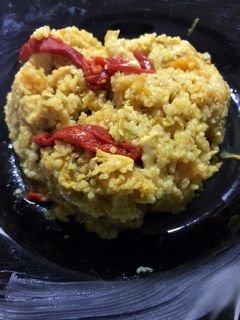 Una foto de Cous - Cous con pollo