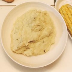 Garlic mashed potatoes A picture of Garlic mashed potatoes.