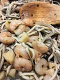 Gulas con gambas