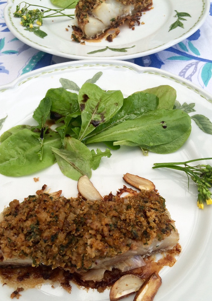 Una foto de Bacalao con costra de hierbas