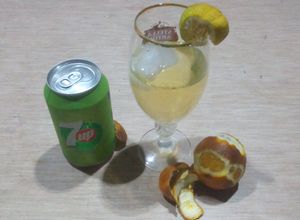 Una foto de Spritzer de vino blanco